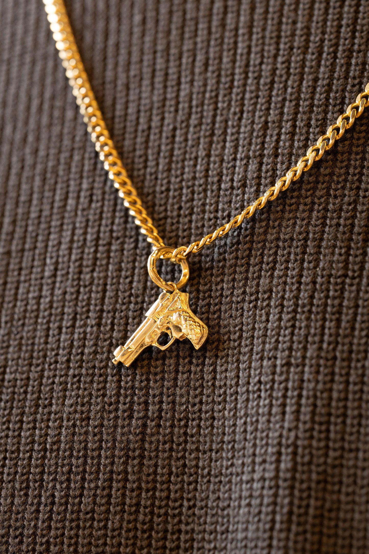 9ct Yellow Gold Handgun Pistol Revolver Pendant