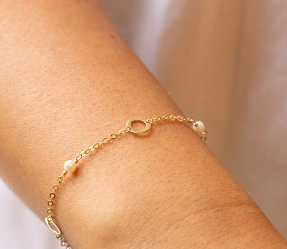 9ct Yellow Gold Circle And Pearl Bracelet-7"