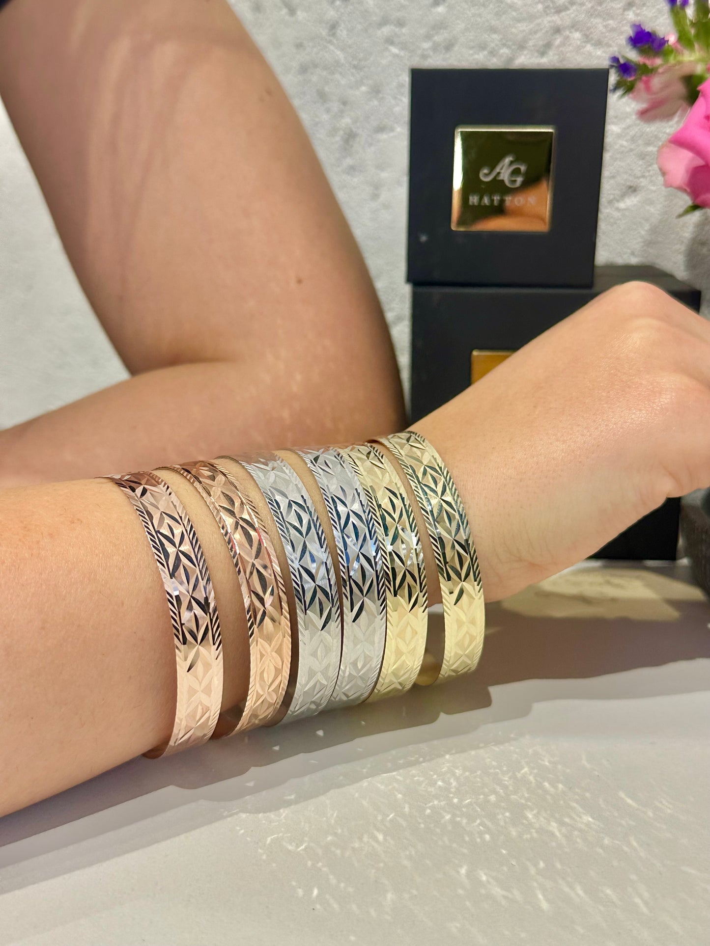 9ct Yellow Gold Diamond Cut & Carved Ladies Bangle