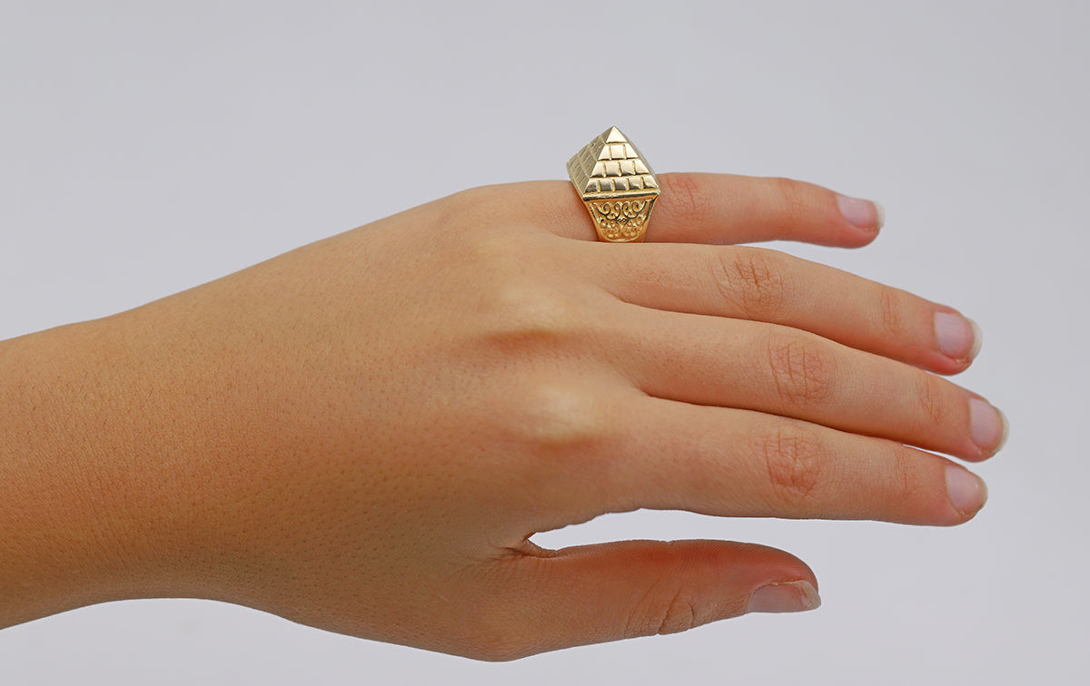 9ct Yellow Gold Solid Small Polished Pyramid Ring