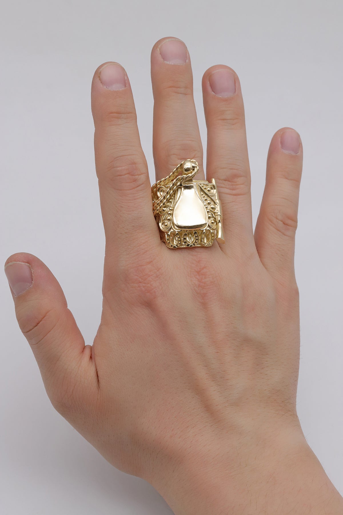 9ct Yellow Gold Solid Medium Mexican Saddle Ring – AG Hatton Ltd